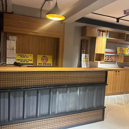 Travotale Hostel And Cowork Koregaonpark Pune Exteriör bild