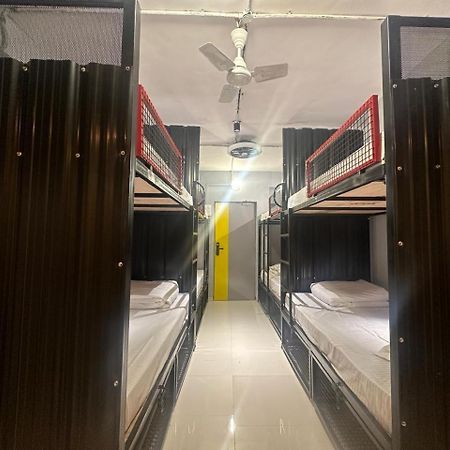 Travotale Hostel And Cowork Koregaonpark Pune Exteriör bild