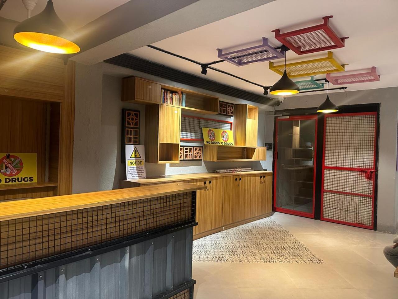 Travotale Hostel And Cowork Koregaonpark Pune Exteriör bild