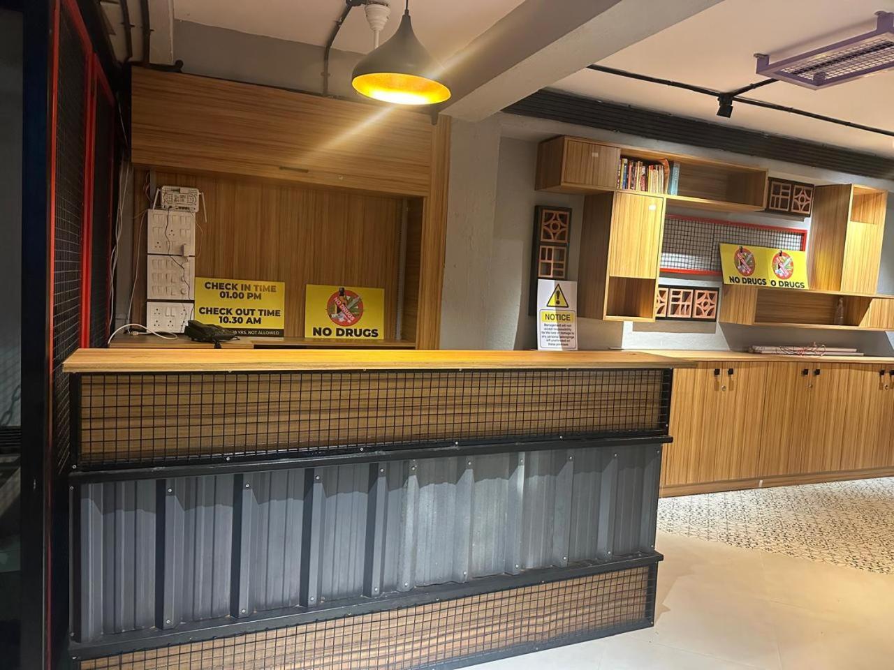 Travotale Hostel And Cowork Koregaonpark Pune Exteriör bild