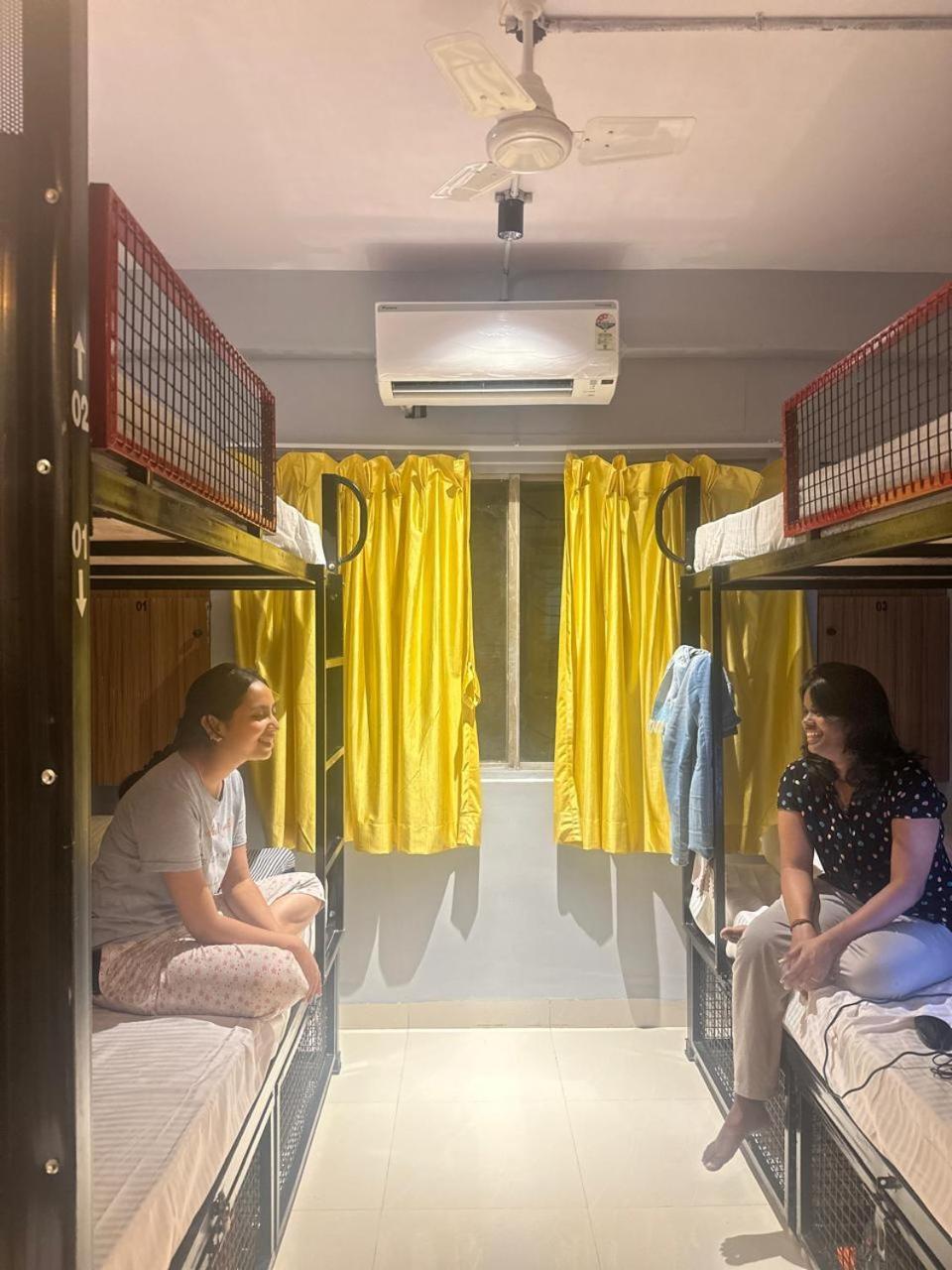 Travotale Hostel And Cowork Koregaonpark Pune Exteriör bild