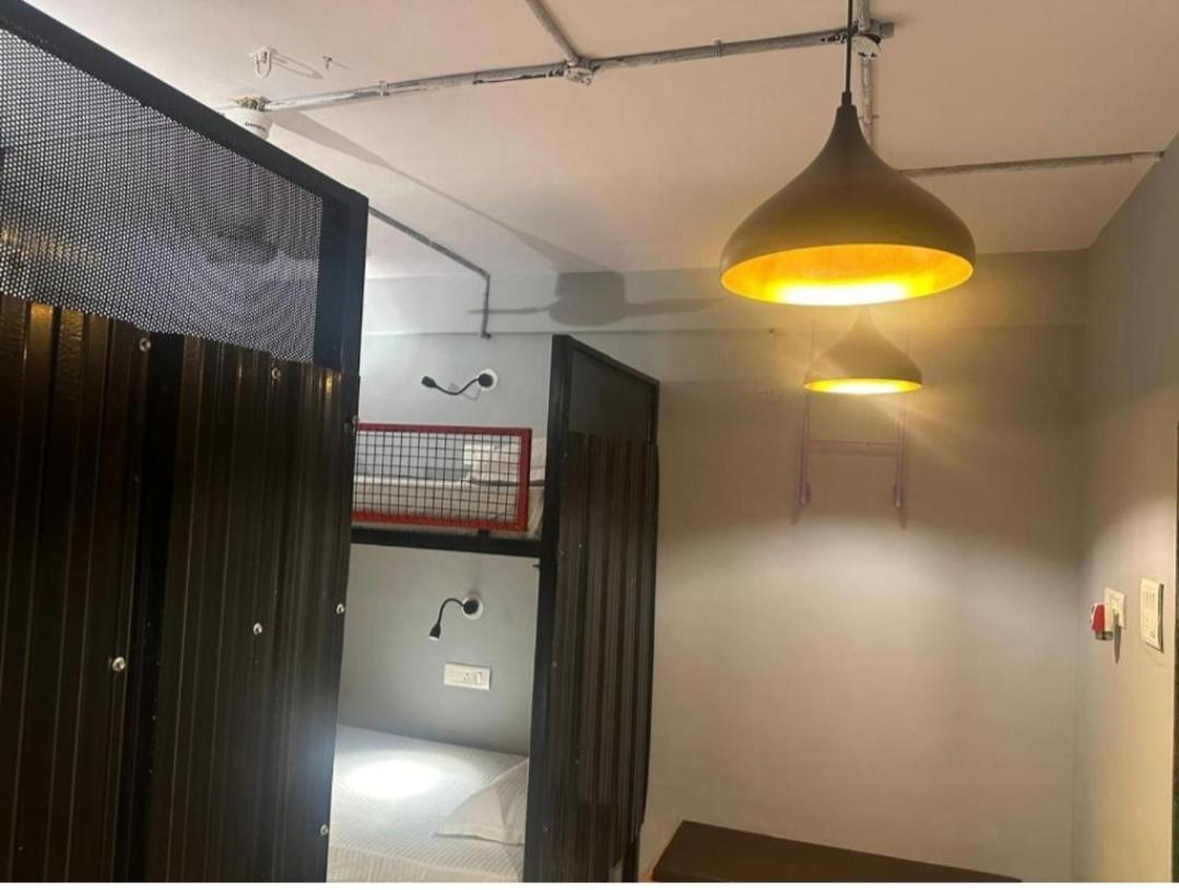 Travotale Hostel And Cowork Koregaonpark Pune Exteriör bild