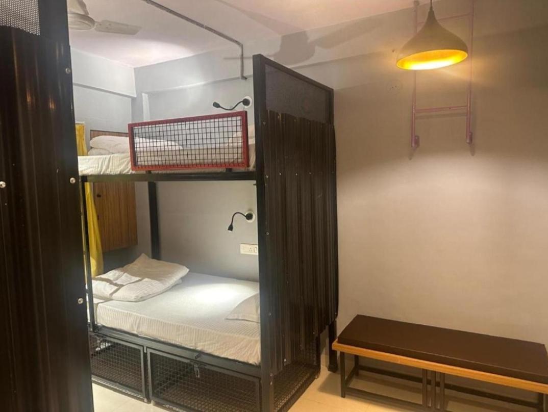 Travotale Hostel And Cowork Koregaonpark Pune Exteriör bild
