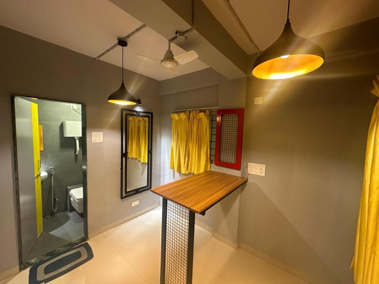 Travotale Hostel And Cowork Koregaonpark Pune Exteriör bild