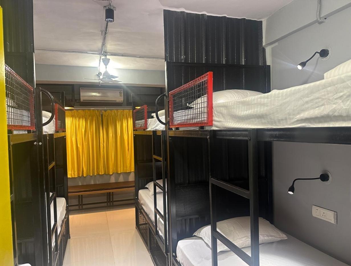 Travotale Hostel And Cowork Koregaonpark Pune Exteriör bild